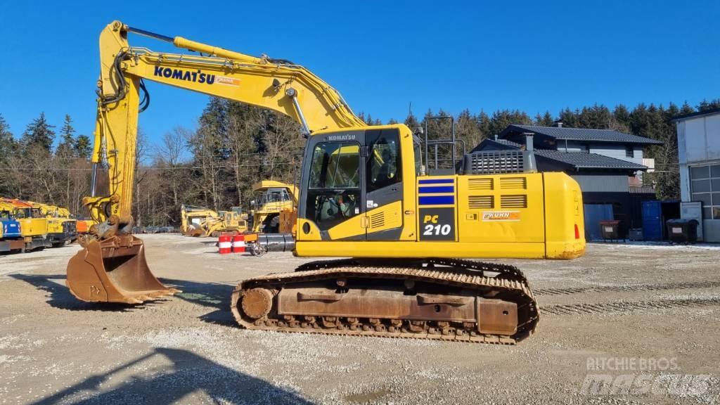 Komatsu PC 210 LC-11 حفارات زحافة