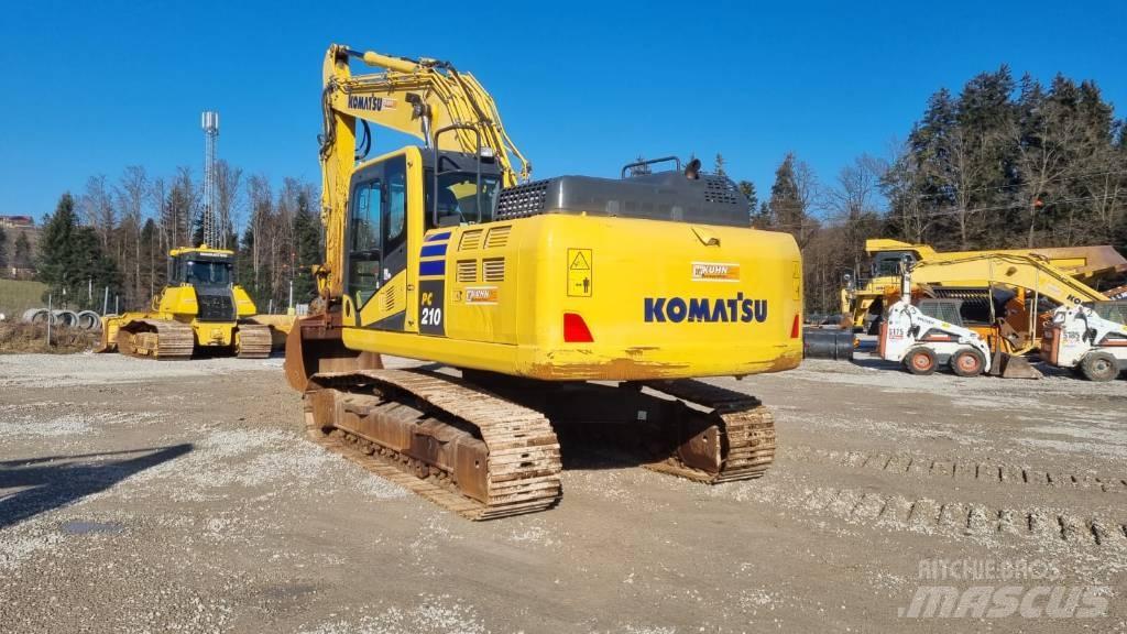 Komatsu PC 210 LC-11 حفارات زحافة