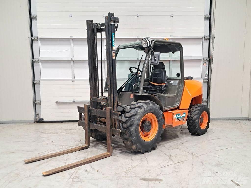Ausa C251 HX4 شاحنات الطرق الوعرة