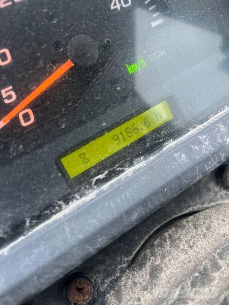 Komatsu WA 250 PZ-5 لوادر بعجل