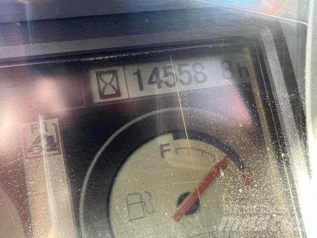 Hitachi ZX 210 LC-3 حفارات زحافة