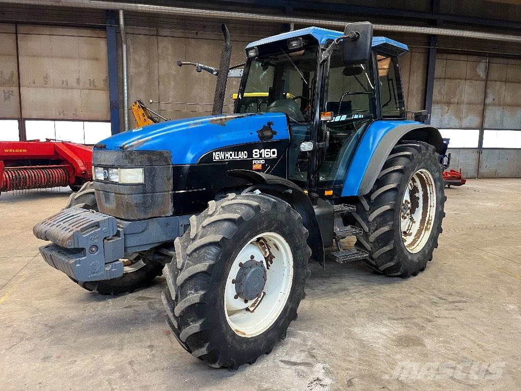 New Holland 8160 الجرارات