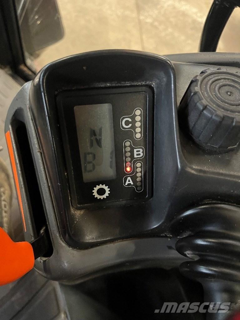 New Holland 8160 الجرارات