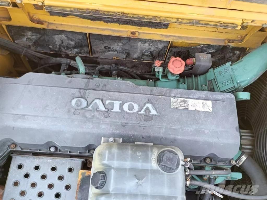 Volvo EC 480 حفارات زحافة