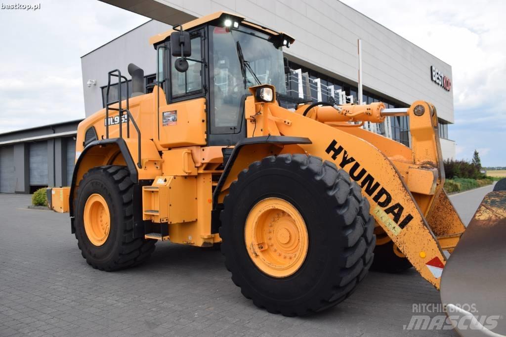 Hyundai HL 965 لوادر بعجل