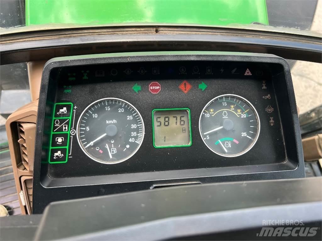 John Deere 7810 الجرارات