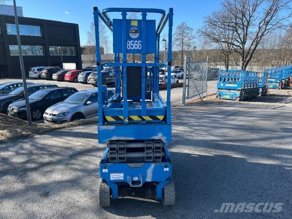Genie GS 1532 رافعات مقصية الشكل