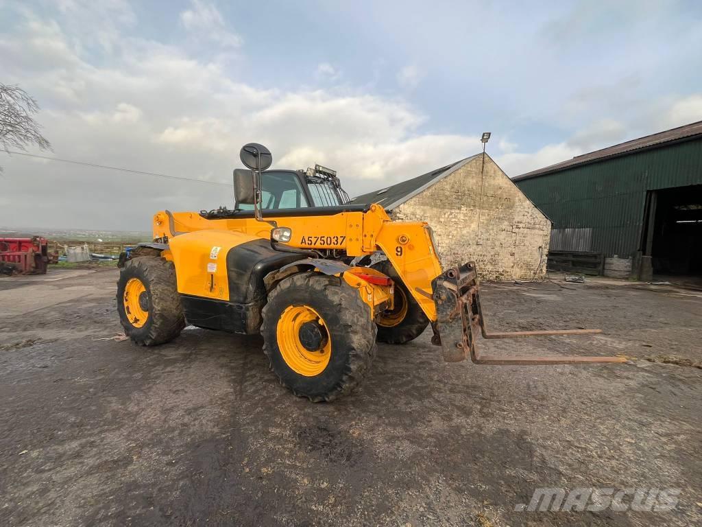 JCB 535-95 مناولات متداخلة