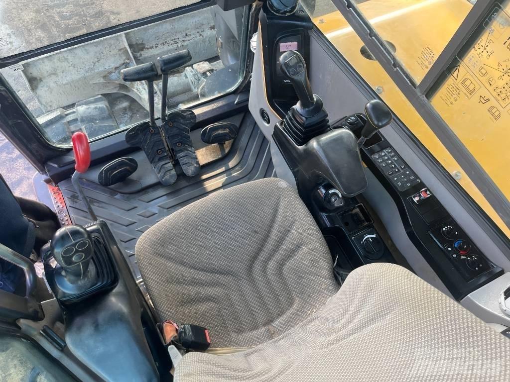 Volvo ECR 88 D حفارات وسط 7 طن - 12 طن