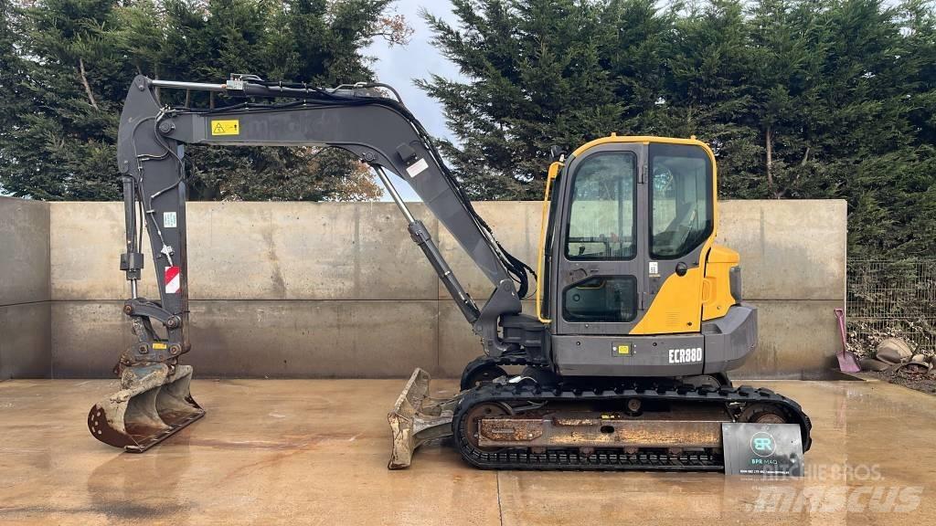 Volvo ECR 88 D حفارات وسط 7 طن - 12 طن