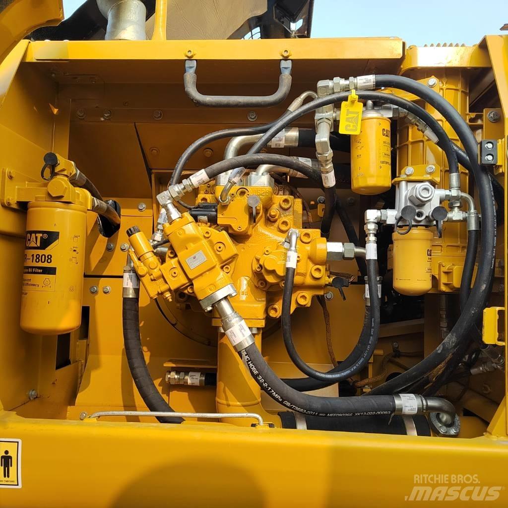 CAT 336 D2 حفارات زحافة