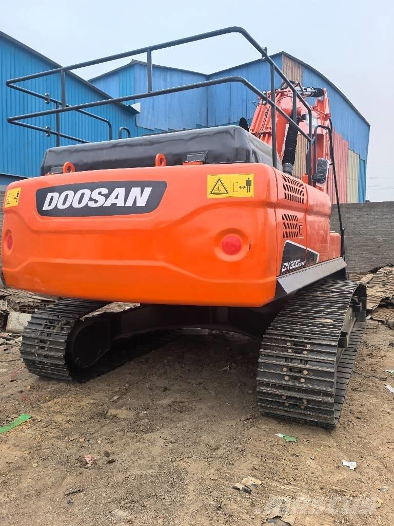 Doosan DX300LC حفارات زحافة