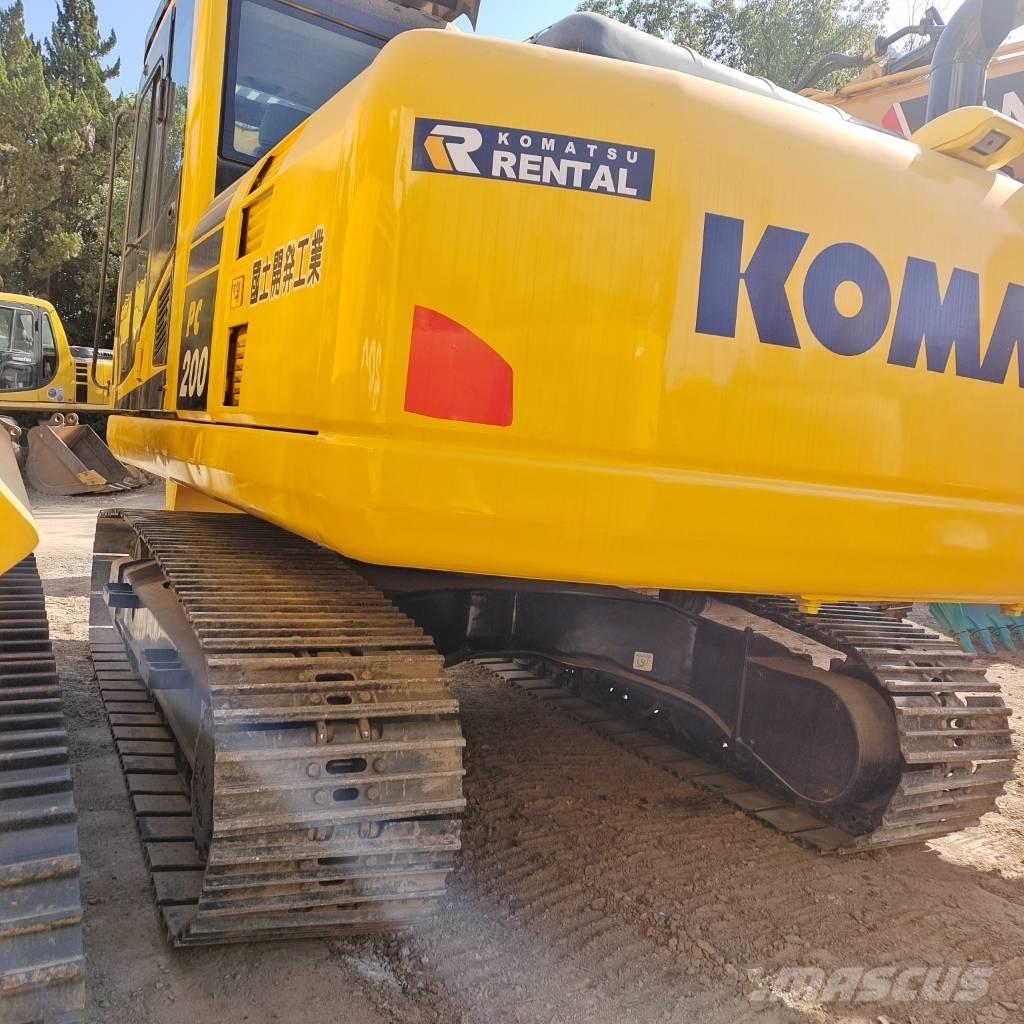 Komatsu PC 200 حفارات زحافة