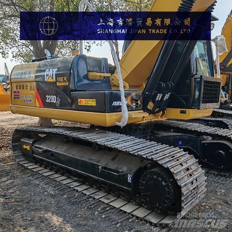 CAT 320 D حفارات زحافة