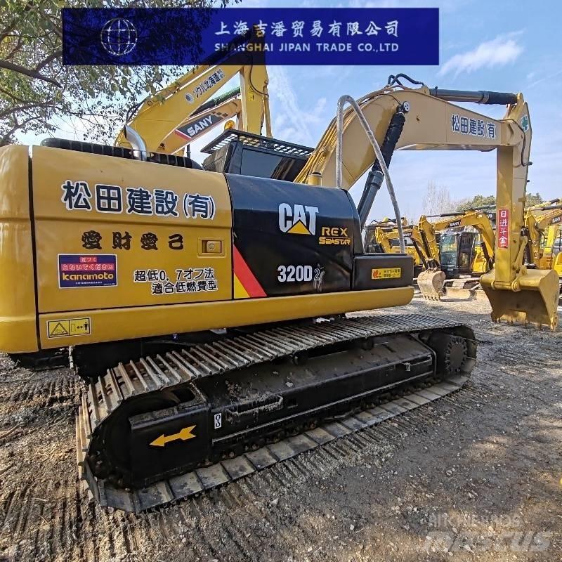 CAT 320 D حفارات زحافة