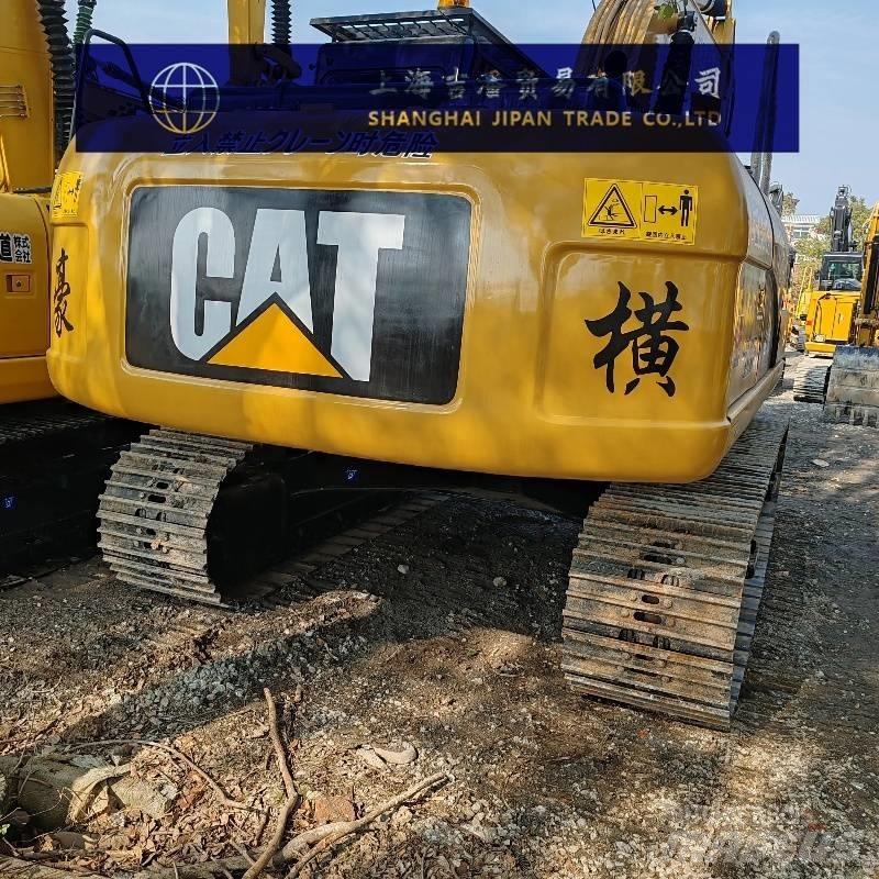 CAT 320 D حفارات زحافة