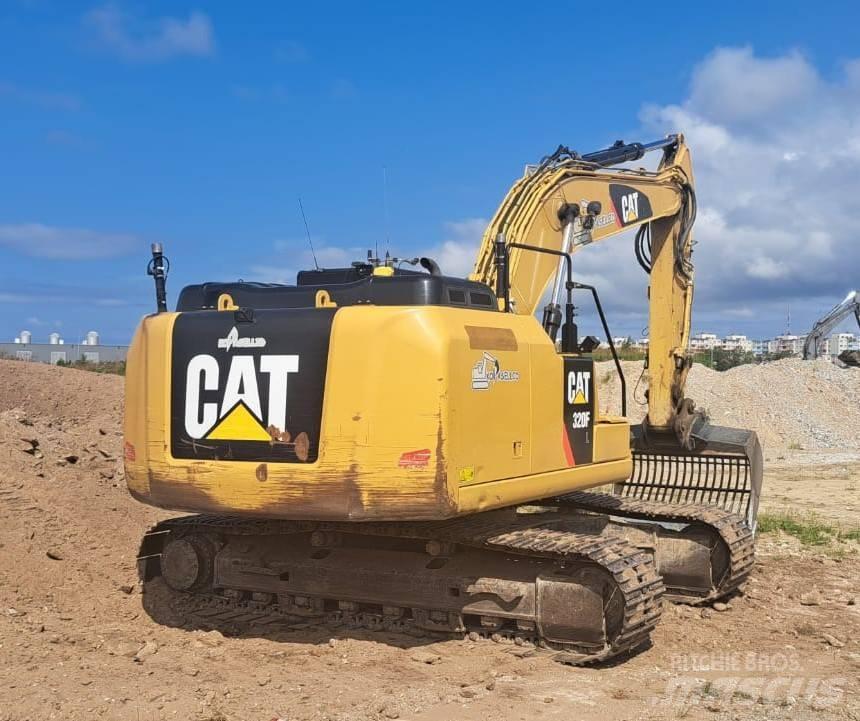 CAT 320 FL 3D حفارات زحافة