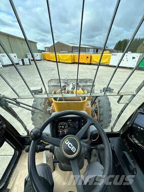 JCB TM320 مناولات متداخلة