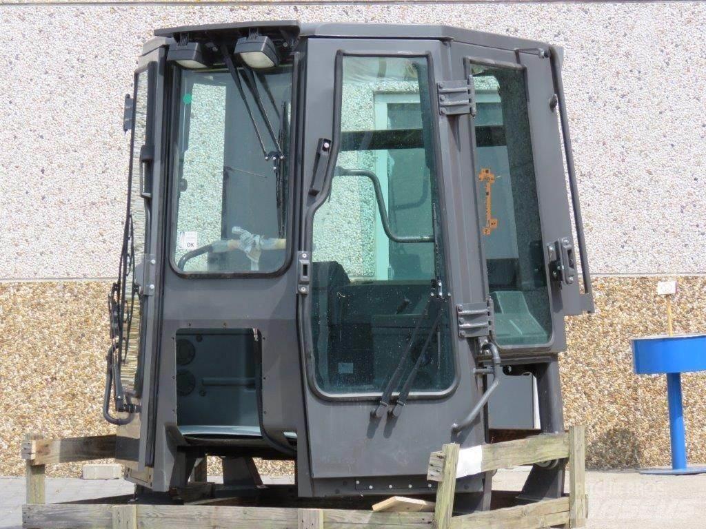 New Holland CE مكونات أخرى