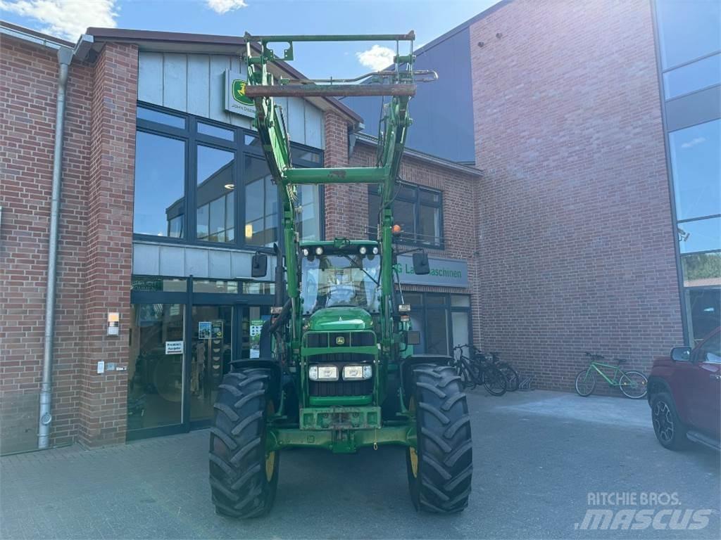 John Deere 6620 الجرارات