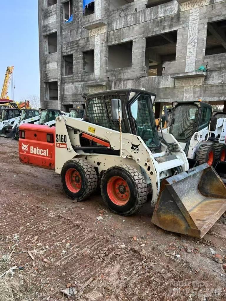 Bobcat S 160 لوادر انزلاقية التوجيه