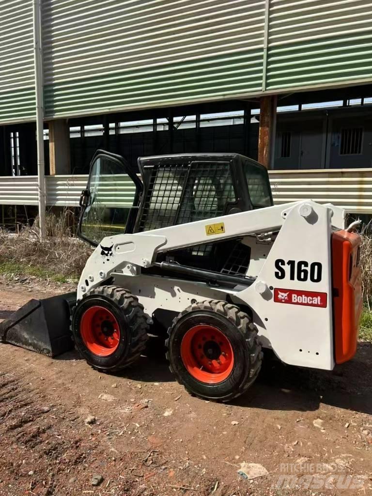 Bobcat S 160 لوادر انزلاقية التوجيه