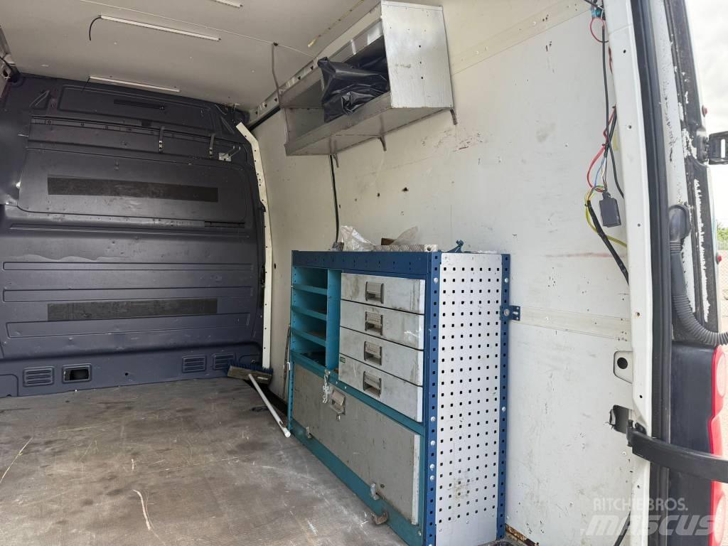 Volkswagen Crafter شاحنة مقفلة