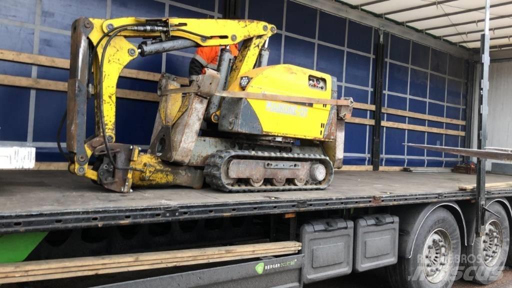 Brokk 180 حفارات هدم