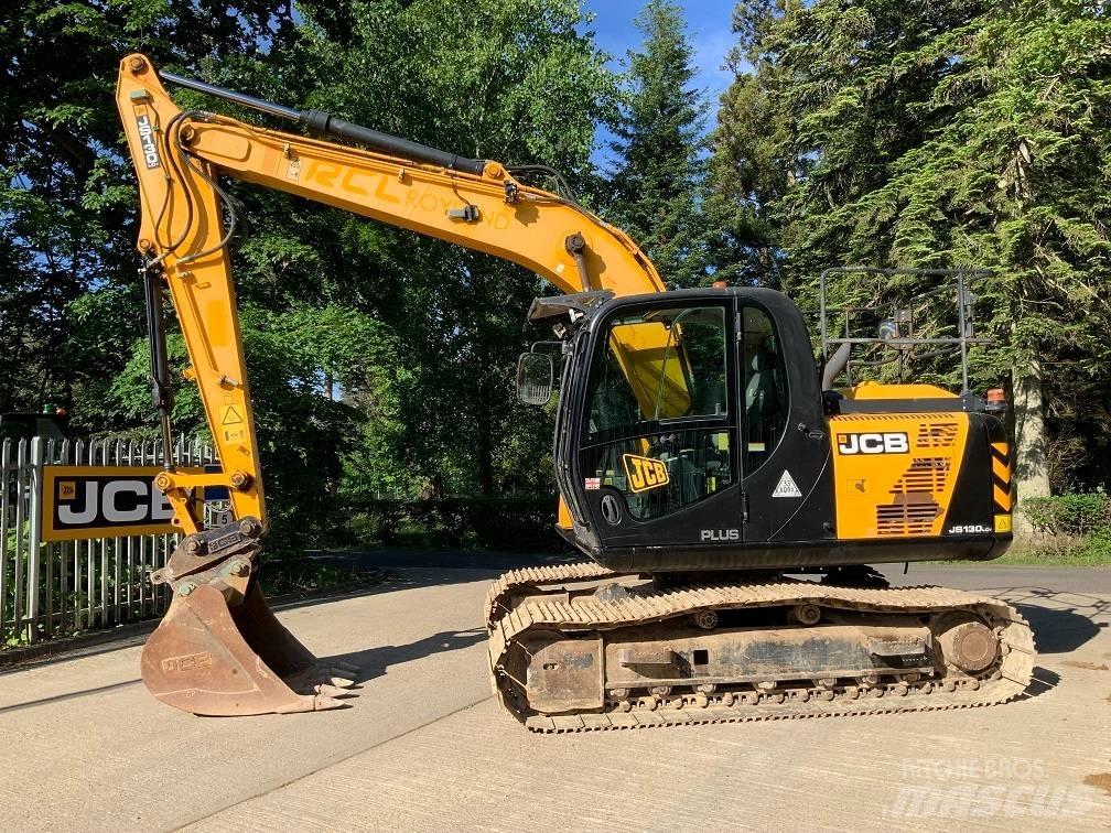 JCB JS 130 LC حفارات زحافة