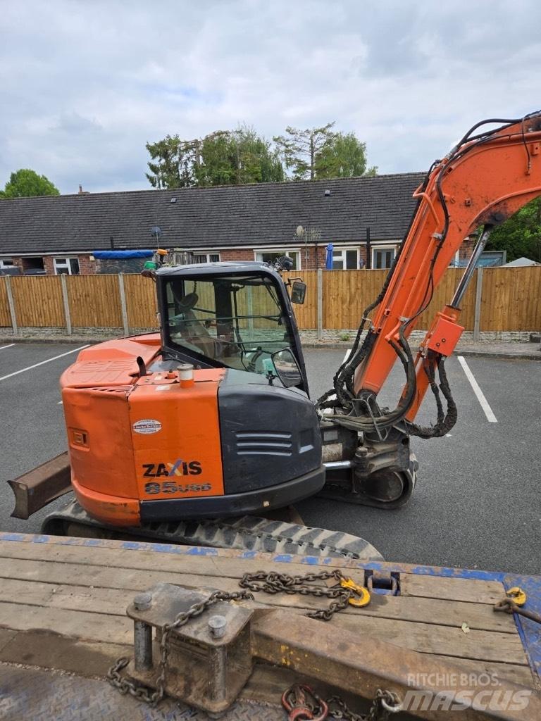 Hitachi ZX85 حفارات وسط 7 طن - 12 طن