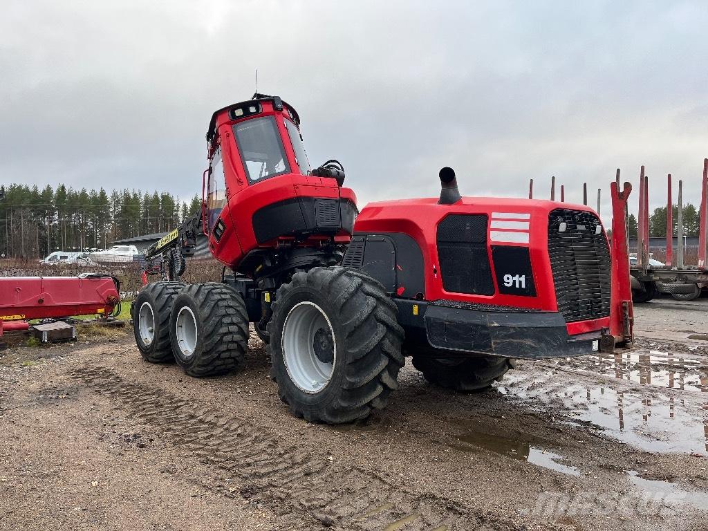 Komatsu 931 حصادات