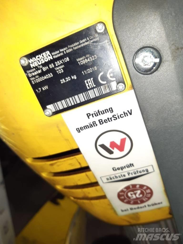 Wacker Neuson BH65 مطارق / كسارات