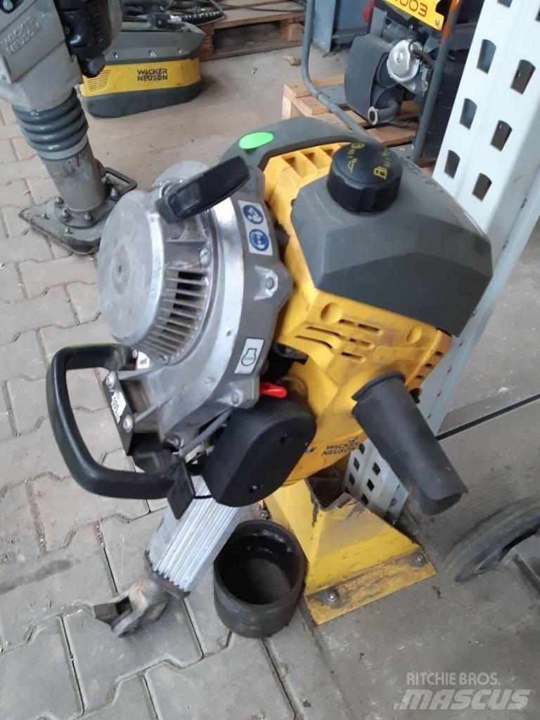 Wacker Neuson BH65 مطارق / كسارات