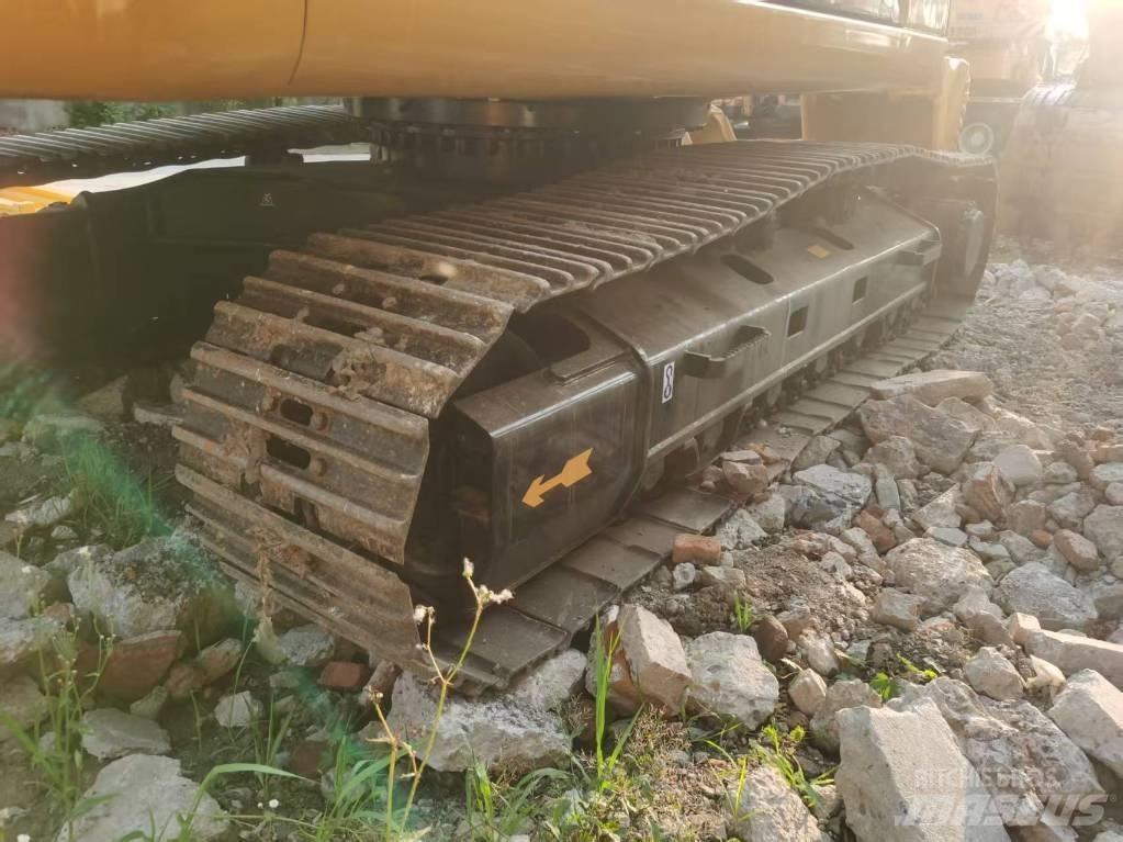 CAT 325 C حفارات زحافة