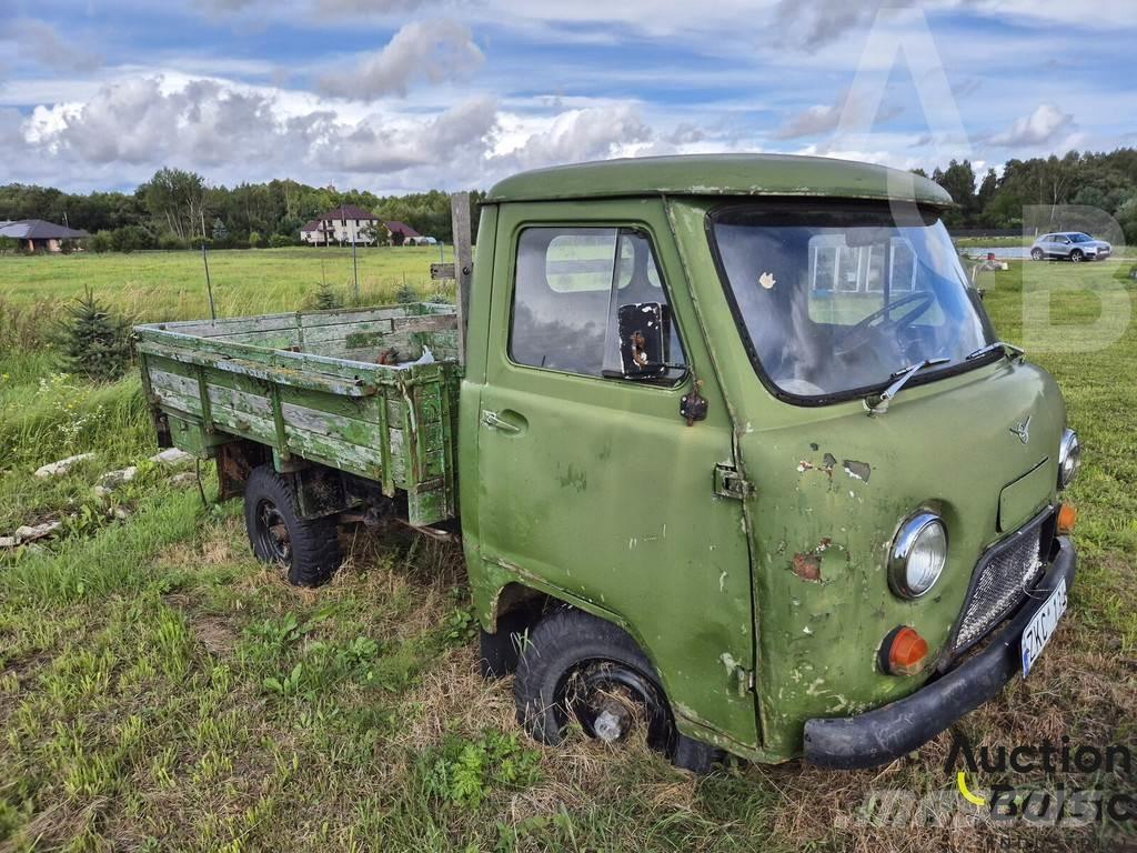  UAZ 452 شاحنات خفيفة/مفصلية الجوانب