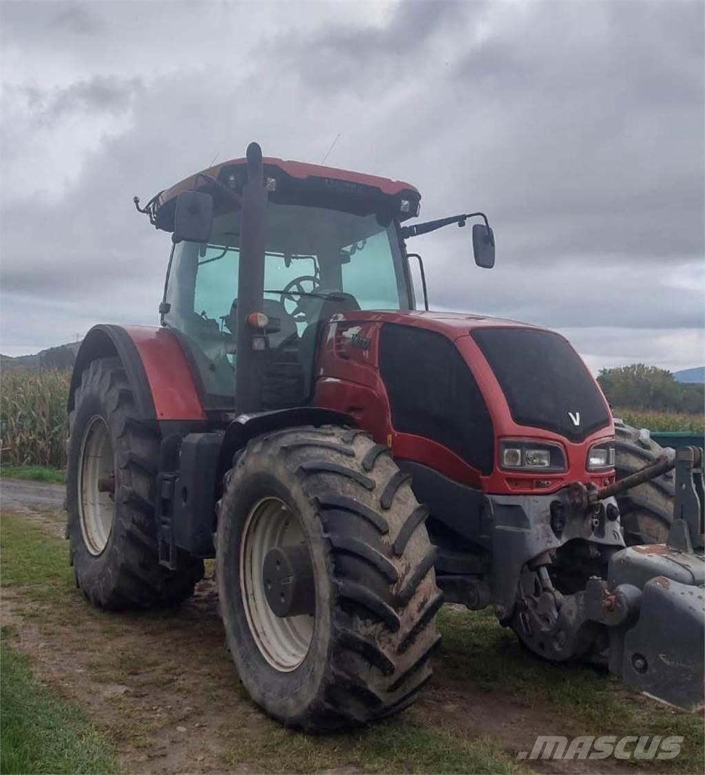 Valtra S352 الجرارات