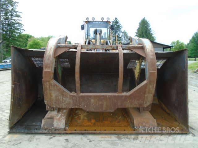 Volvo L 180 C لوادر بعجل