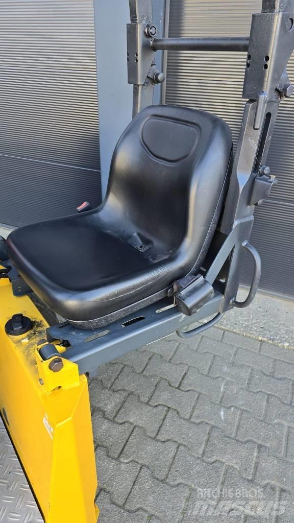 Moffett M4 20.4 رافعات شوكية مثبتة على شاحنات