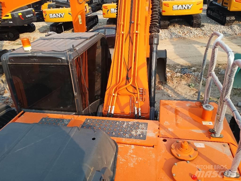 Hitachi ZX 240 حفارات زحافة