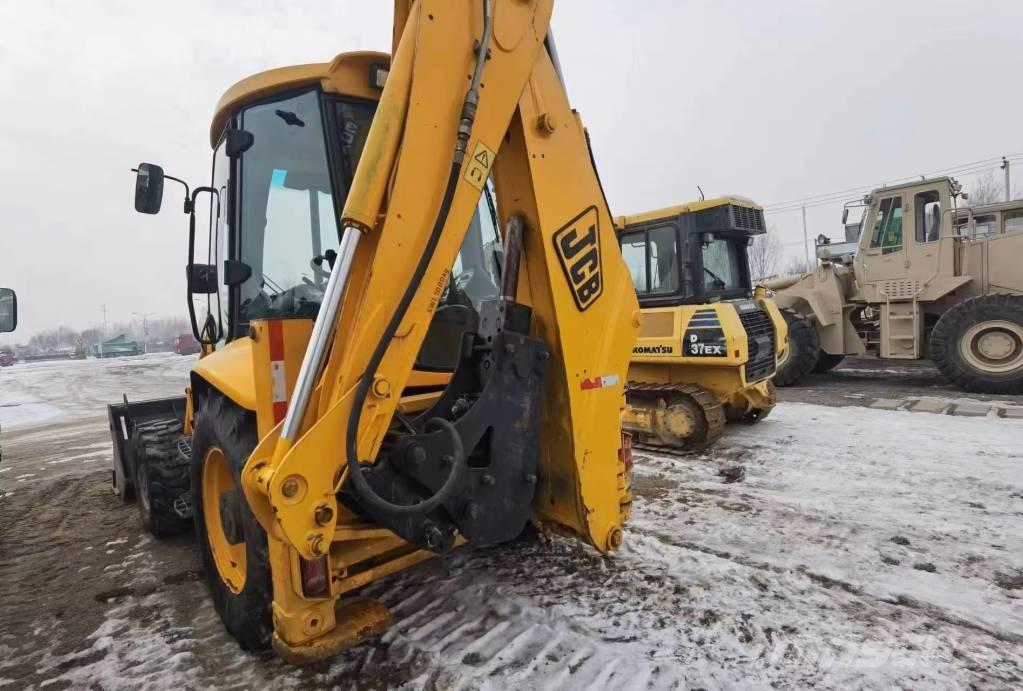 JCB 3CX لوادر ذات جرافات عكسية