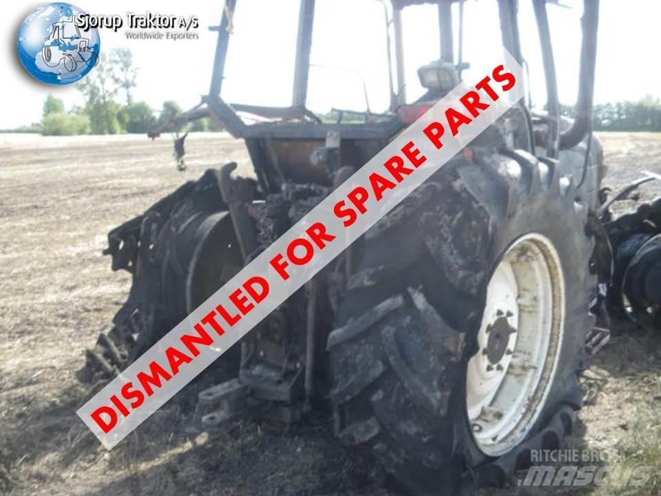 New Holland M135 الجرارات