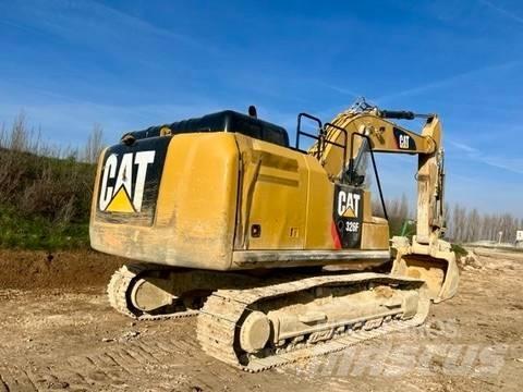 CAT 326 F L حفارات زحافة