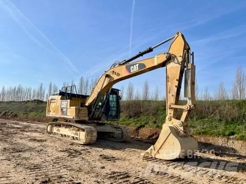 CAT 326 F L حفارات زحافة