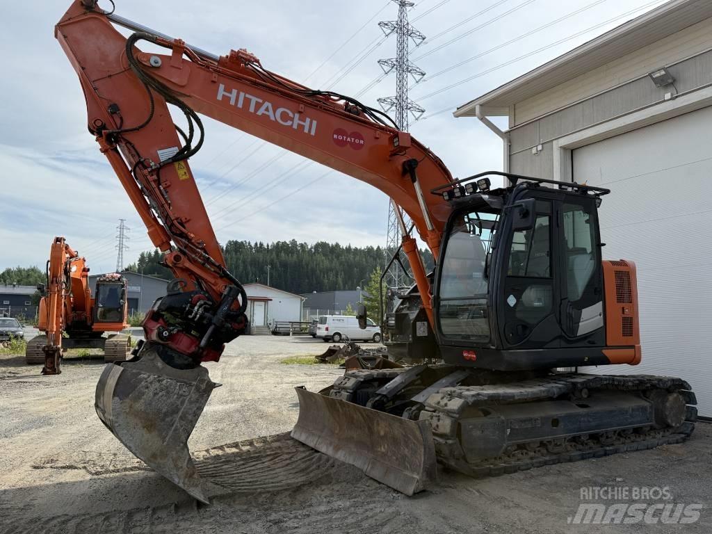 Hitachi ZX 135 US-6 حفارات زحافة