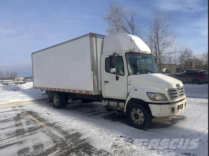 Hino 185 شاحنات ذات هيكل صندوقي