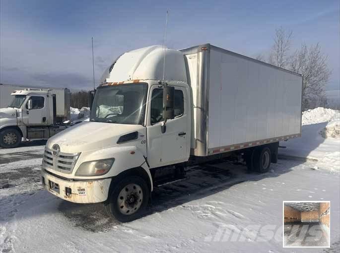 Hino 185 شاحنات ذات هيكل صندوقي