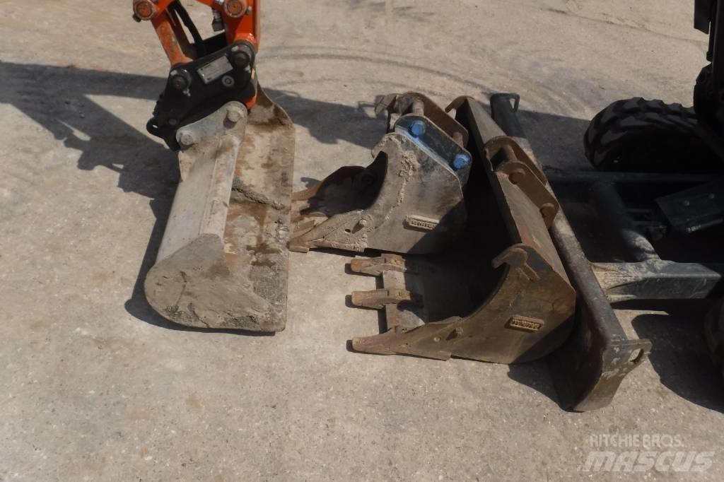 Hitachi ZX 33 U-6 حفارات صغيرة أقل من 7 طن (حفارات صغيرة)