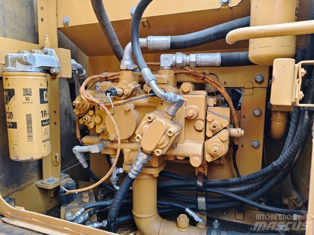 CAT 315 D2 حفارات زحافة