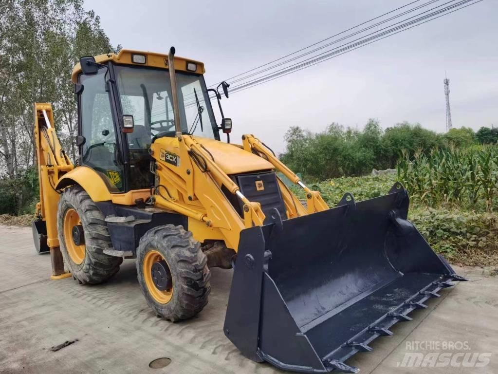 JCB 3 CX لوادر ذات جرافات عكسية