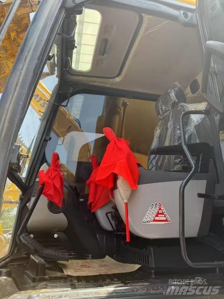 Komatsu 240LC-8 حفارات زحافة